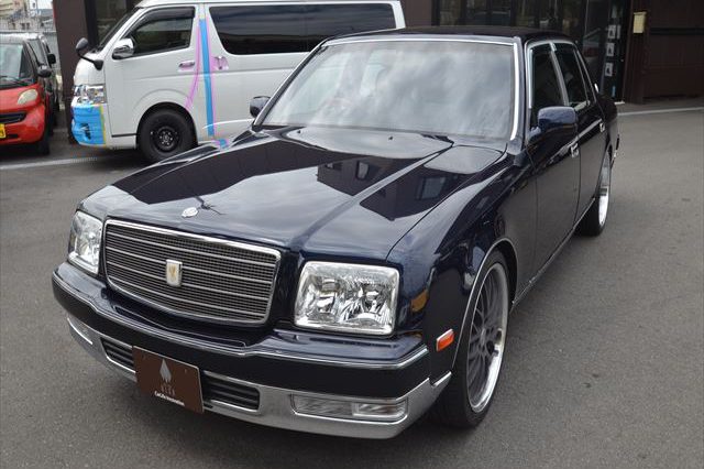 TOYOTA CENTURY