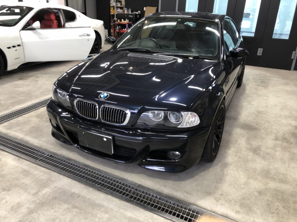 Bmw M3 メッキモール磨き 大阪のガラスコーティングはカーメイクアートプロ 車のコーティング で大切な愛車をいつまでも美しく 職人の鍛錬 進化する技術