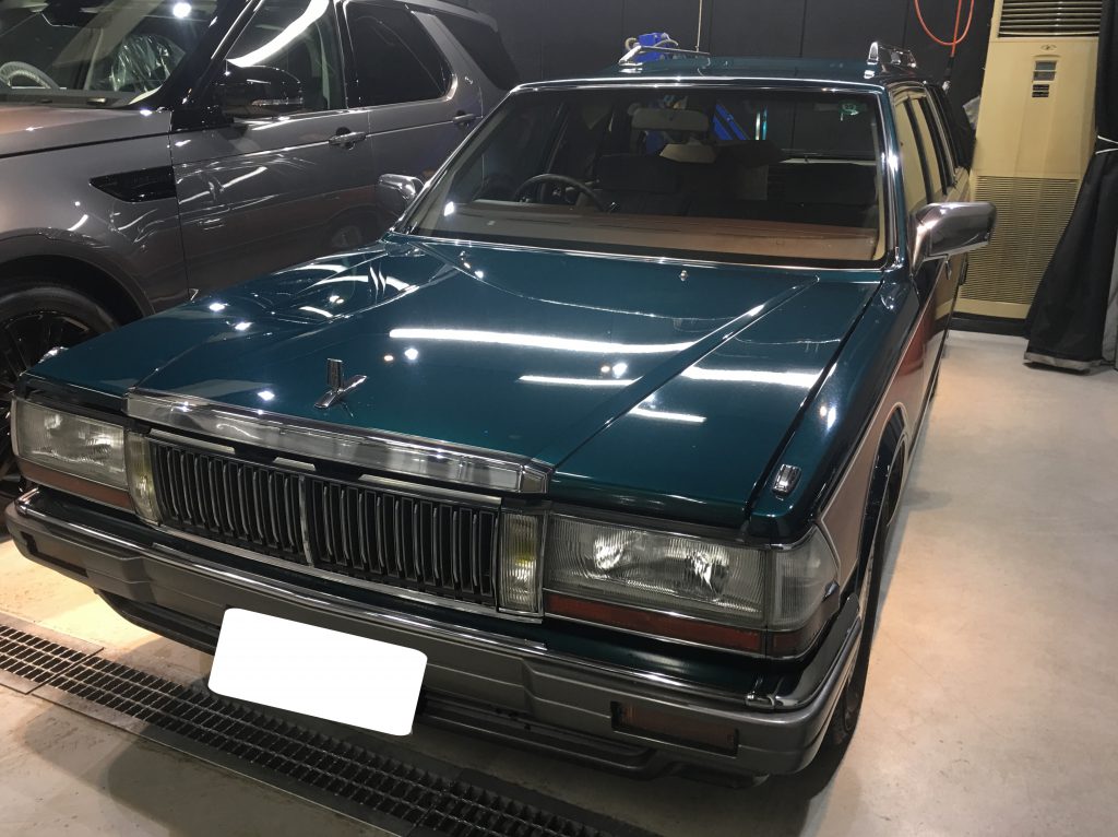 日産 セドリック ガラス磨き施工 大阪のガラスコーティングはカーメイクアートプロへ コーティングで大切な愛車をいつまでも美しく 大阪での車の コーティングはお任せください