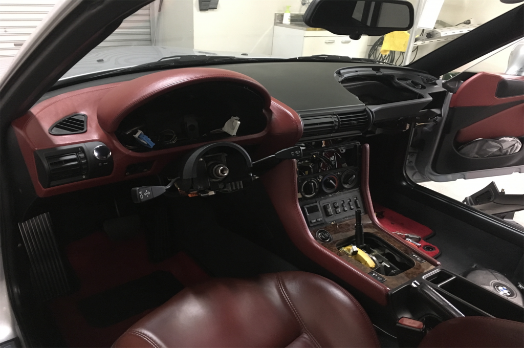 Jaguar Xk R ルームクリーニング 大阪のガラスコーティングはカーメイクアートプロへ コーティングで大切な愛車をいつまでも美しく 大阪での車 のコーティングはお任せください