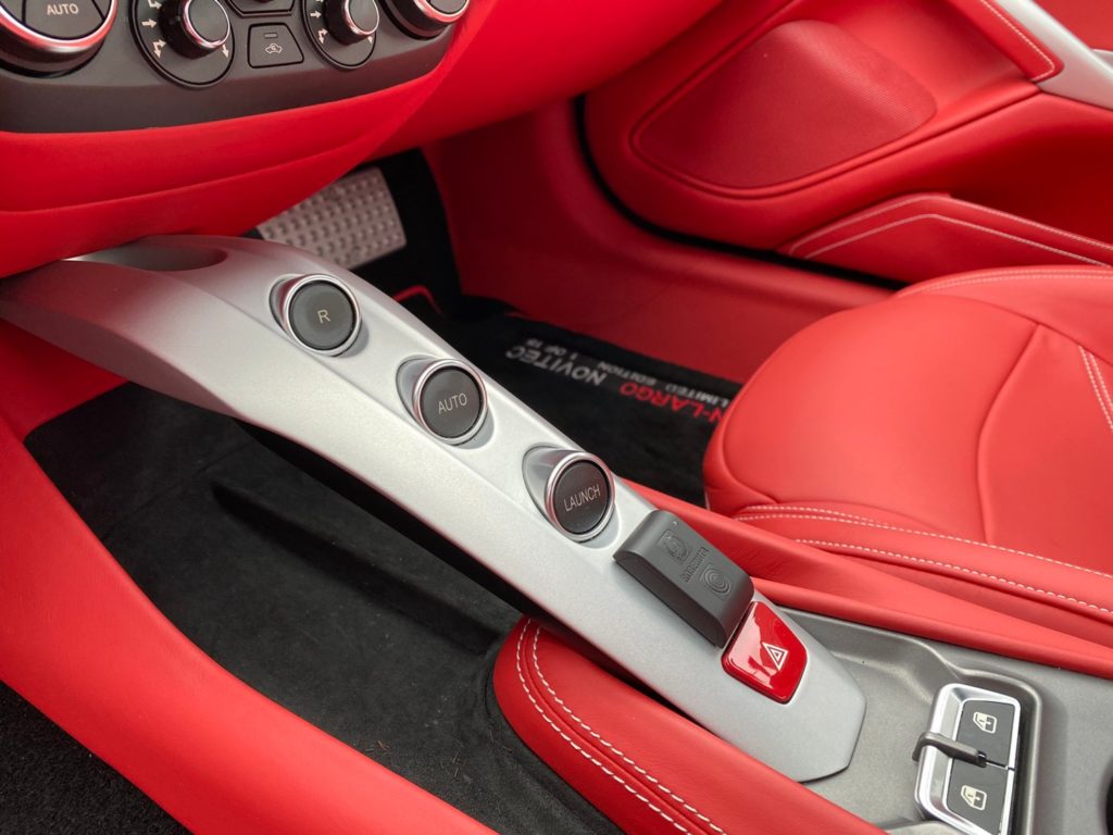 ステアリングカーボン調 レッド フェラーリカスタム仕様 ステアリングカーボン調 レッド フェラーリカスタム仕様