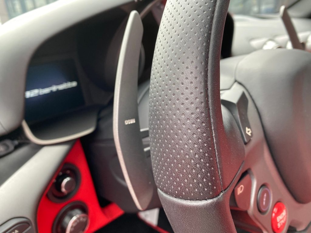 ステアリングカーボン調 レッド フェラーリカスタム仕様 ステアリングカーボン調 レッド フェラーリカスタム仕様