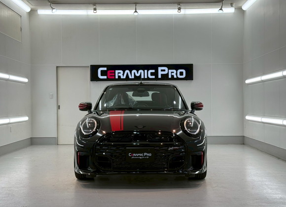 【施工事例】MINI COOPER × CERAMIC PRO ION｜黒ボディが放つ圧倒的艶と存在感