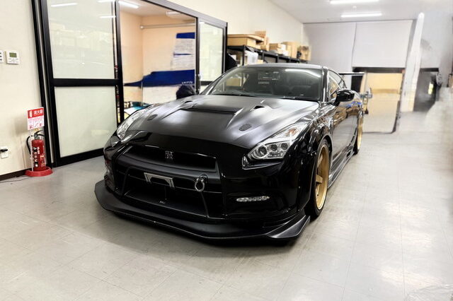 【施工事例】日産　35GT-R　ダッシュボード張り替え