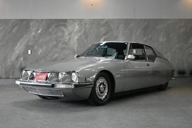 【施工事例】シトロエンSM　内装張り替え(カーペット・マット・ドアトリム)